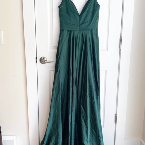 LA FEMME Women's Green Ballgown Maxi Dress Size 8 NWOT - Picture 4 of 5